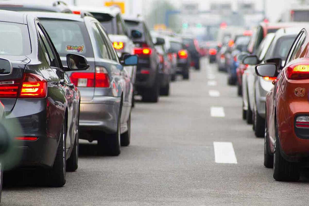 Carros no trânsito de São Paulo