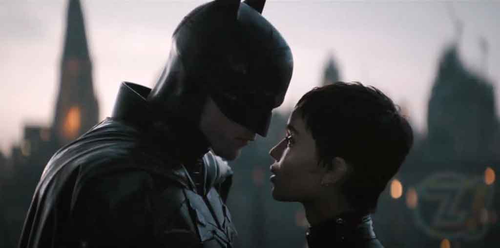 Bruce Wayne de Robert Pattinson e Selina Kyle de Zoe Kravitz em 'O Batman' | CRÉDITO: WARNER BROS. PICTURES